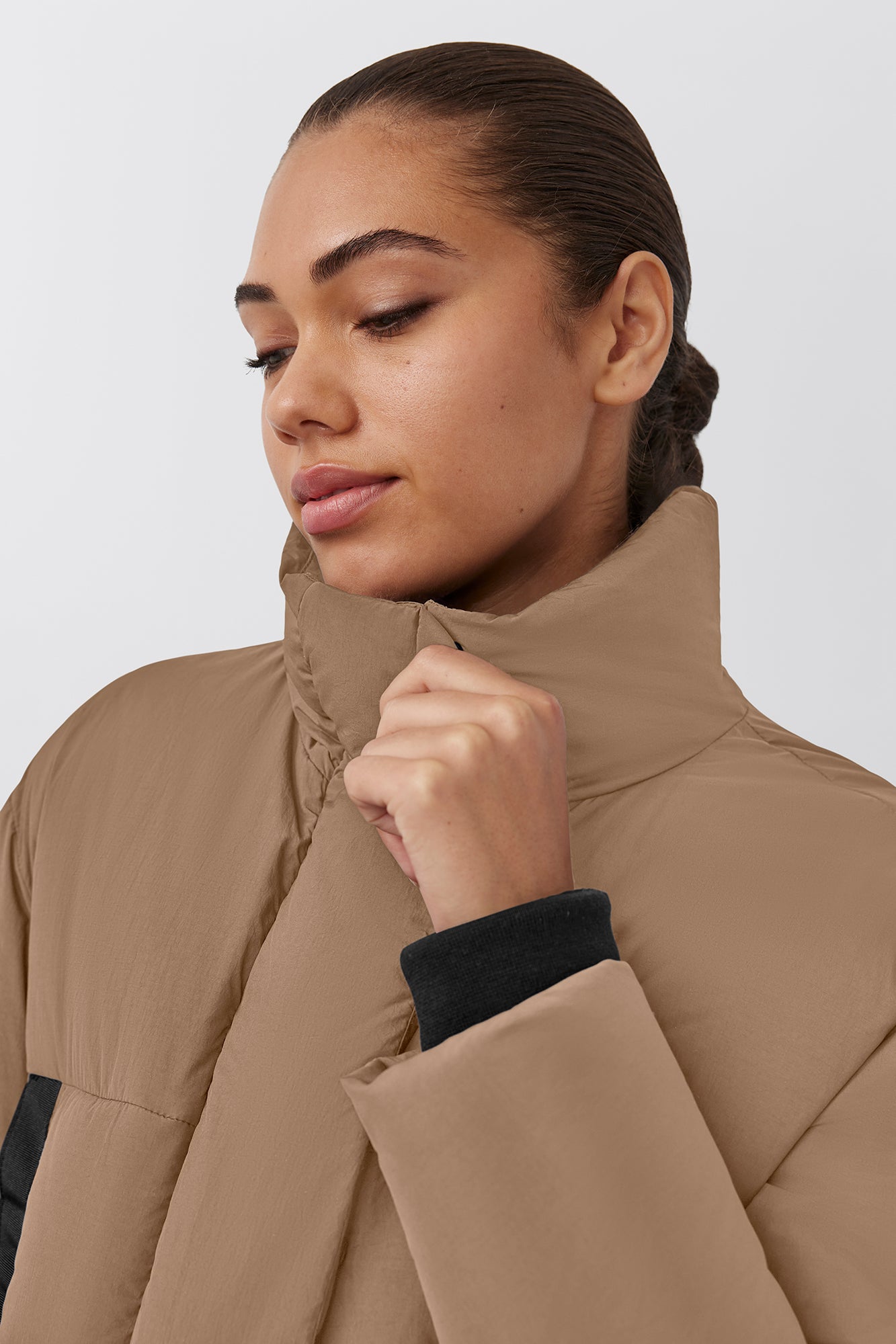Junction Cropped Puffer Black Label (Women) - Desert Sand