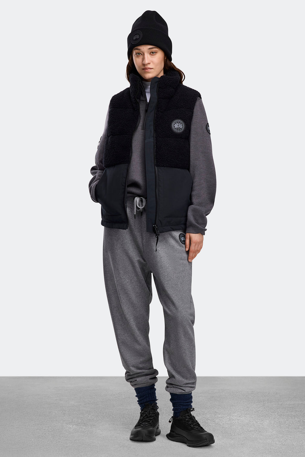 Women's Glacier Trail Sneaker - Black/Black